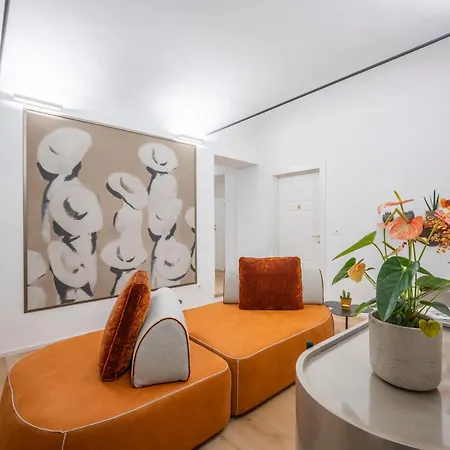 Πανσιόν Palazzo Garibaldi Luxury & 4*