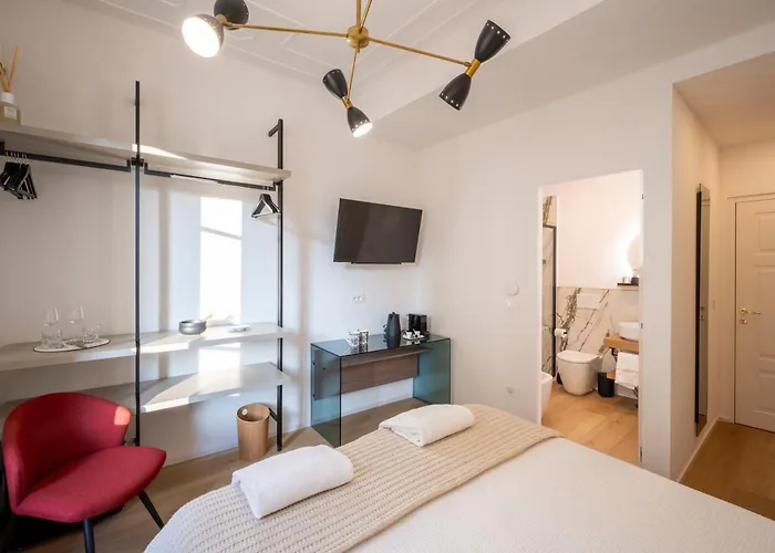 Konukevi Palazzo Garibaldi Luxury & 4*